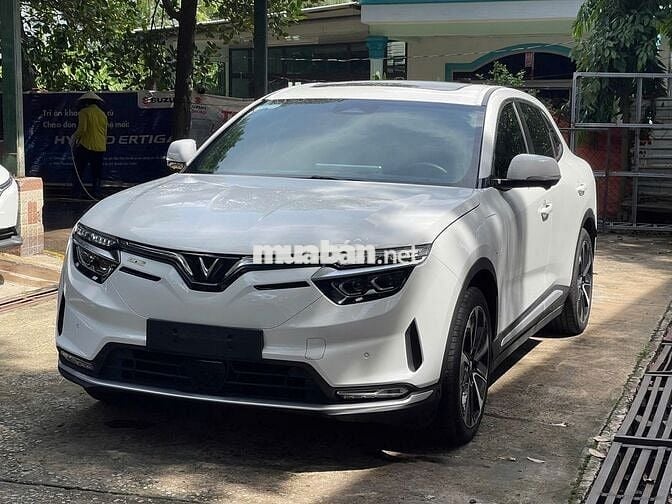 Cần bán xe VinFast VF8 bản Plus 2023, có trả góp