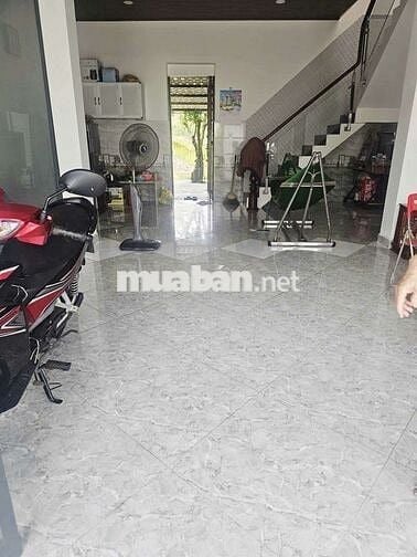 Nhà cho thuê  giá rẻ sân vườn thả gà nuôi cá