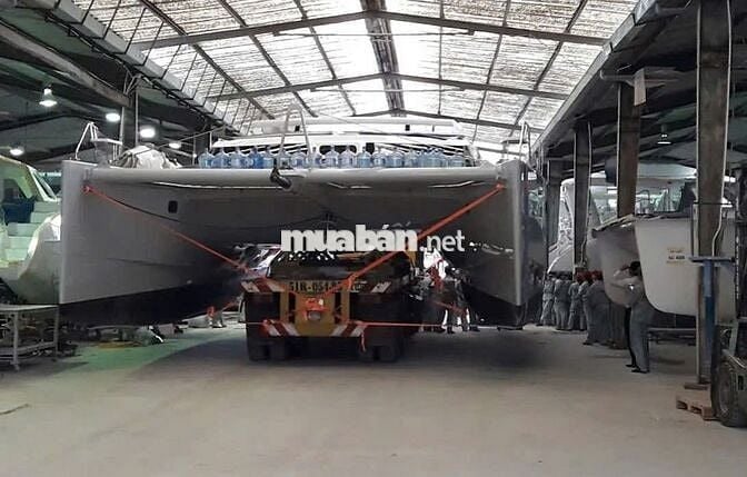 Cần cho thuê gấp mặt bằng ở Phú Thuận diện tích 2000m2 đường cont