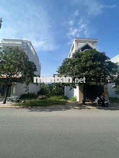 Bán Gấp Lô Đất Thổ Cư, Sổ Sẵn, Xây Nhà Ở Ngay An Phú Tây, Bình Chánh
