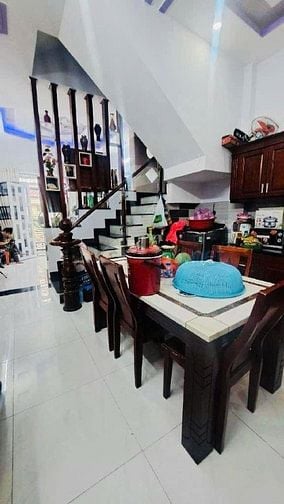 Cần tiền cho con đi du học, bán Nhà mặt tiền SHR 3 tầng Q7 