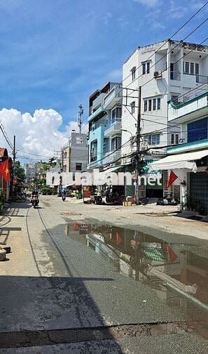Góc bán đất
+ Dt 4×20 chỉ 2.5 t.ỷ.lướt êm