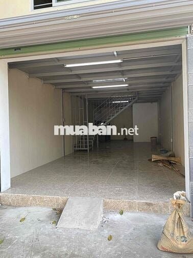 cho thuê nhà 2 tầng mặt đường ô tô đỗ cửa