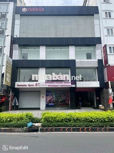 Mặt tiền lớn 14mx17m - Sàn Suốt  3 Tầng 690m2 giá cho thuê 130 triệu