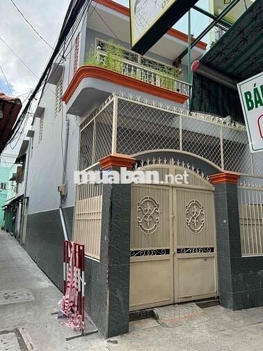 Bán GẤP nhà góc 2 mặt tiền . hẻm xe hơi LẠC LONG QUÂN , giá 6,3 tỷ