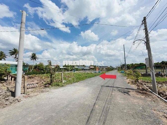 LÔ GÓC 3 MẶT TIỀN NHỰA LỚN, 130M2, GẦN CHỢ, TRƯỜNG HỌC, KINH DOANH TÔT