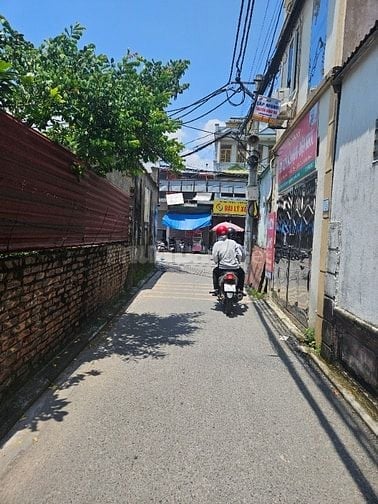 Chính chủ bán đất tặng nhà 3 tầng tại phúc lợi 50m2 chỉ 3,6 tỷ, sổ đỏ