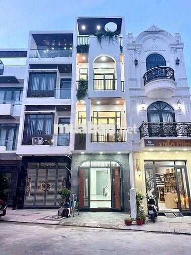Nhà 1 trệt 2 lầu 4p ngủ gần VSIP 1 kế đường 22/12,chợ đêm hoà lân