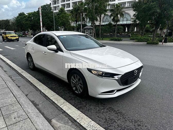 Mazda 3 2023 1.5L Luxury - 25000 km chuẩn contomet