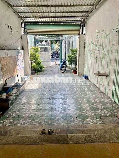 Cho thuê mặt tiền Lý Thường Kiệt 3 phòng ngủ sân oto gần 550