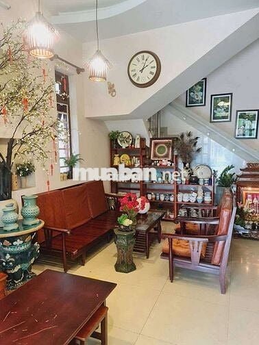 Cho thuê nhà 290m2 gần trường học dĩ an