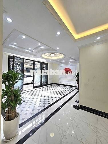 Nhà biệt tự giá rẻ 50m², thang máy, đường Nguyễn Văn Linh, Q.Long Biên