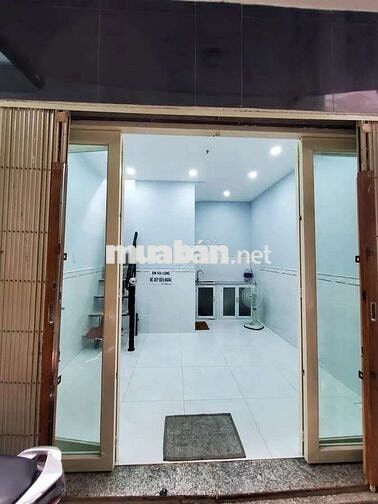 Nhà shr Trần Xuân Soạn cho thuê 7tr/tháng phù hợp 4-5 người ở 3 tầng