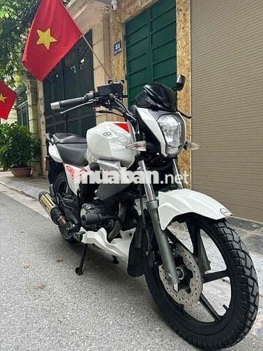 Benelli TNT 150cc  màu trắng chính chủ xe đẹp chât