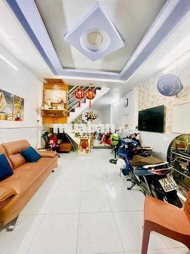 GIẢM MẠNH_CÒN 4.X TỶ _ 2 TẦNG _DT 4 x 11m _ HÒA BÌNH CẠNH ĐẦM SEN