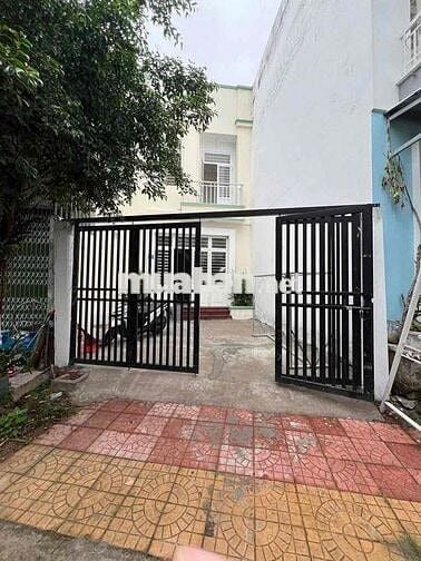 Nhà KDC Hoang Quân 3pn Oto đậu trong sân