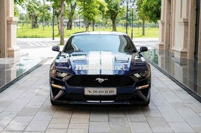 FORD MUSTANG - SỨC MẠNH VÀ CÁI ĐẸP