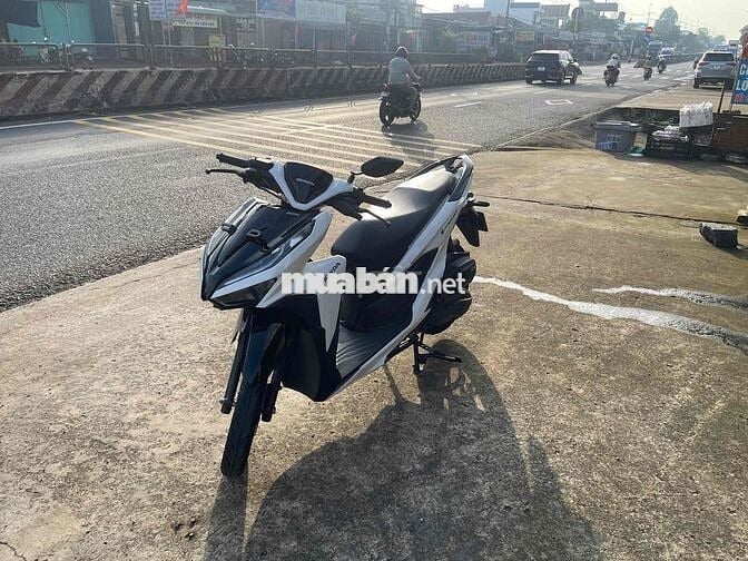 bán Vario mau Trang. tra gop o đồng