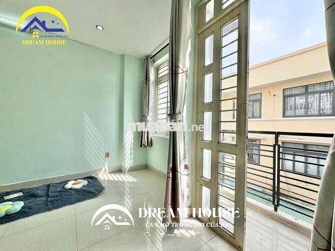 Gần Văn Hiến và Công Thương Bancol to rộng