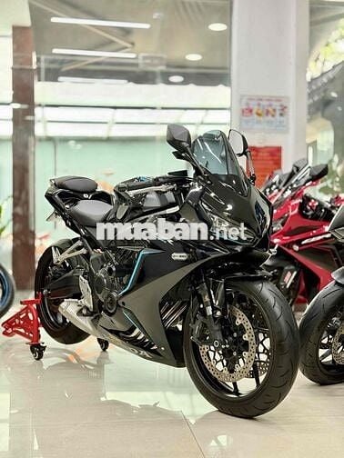 Honda CBR650R full black 2023