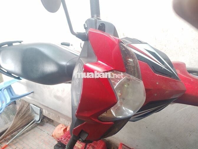 Cần bán xe Honda blade 110cc màu đỏ đen