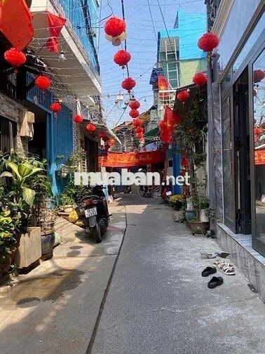 NHÀ LẦU 2 TẦNG ĐƯỜNG 37 - KDC HIỆN HỮU - TÂN KIỂNG - QUẬN 7 - HẺM RỘNG