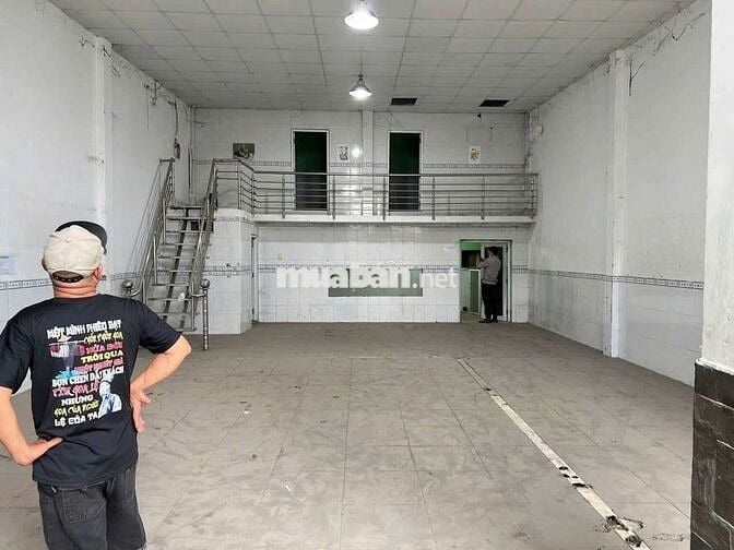 Kho xưởng 134m2 có điện 3 pha kế đường Trần Hưng Đạo,có 2p ngủ