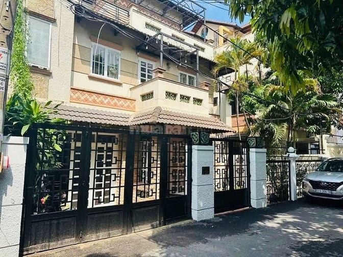 Bán nhà Biệt thự rẻ đẹp hxh (13x19) Dương Quảng Hàm p6 Gò Vấp (Bờ kè)