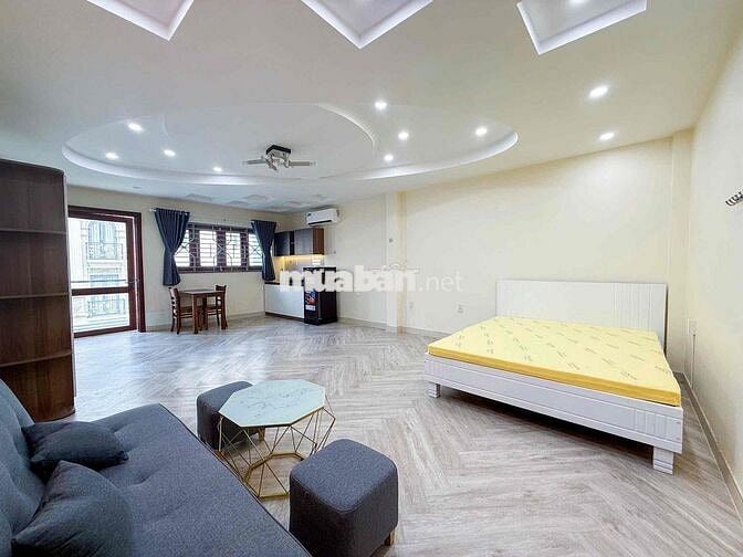 STUDIO BAN CÔNG 45m2 SÁT LOTTE Q7, CRESENT MALL, SC VIVO, Q4, Q1, Q8,.