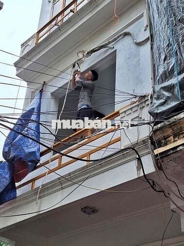 Cho thuê nhà 233A Nguyễn Văn Cừ