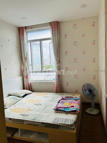 C/c  Saigon Tower, Thoại Ngọc Hầu, Tân Phú : 2p ngủ,69m2, 8tr/th