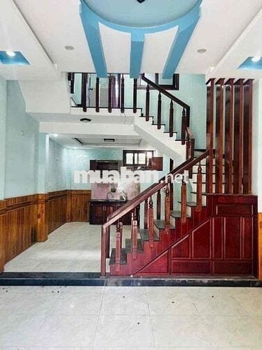 Bán nhà 3 tầng đẹp vị trí tuyệt vời