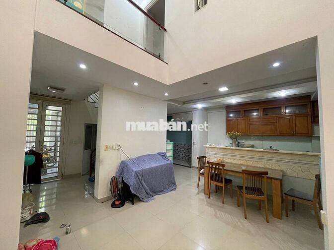 View góc 2 Mặt Tiền, Thoáng mát, Kệ bếp riêng, Gần TDT , Rmit , PMH