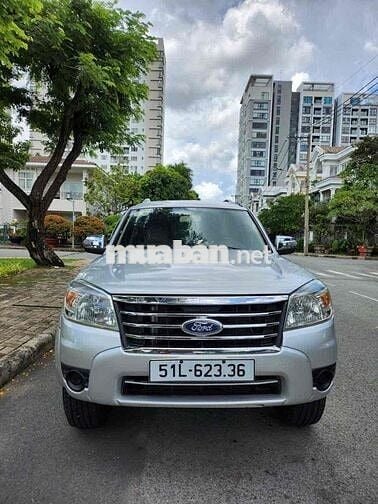 Ford Everest 2012 2.6L 4x4 MT - 128000 km