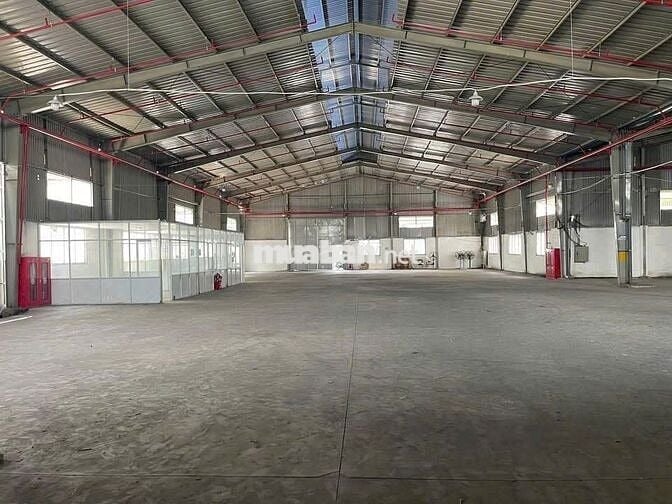 Cho Thuê 13.000 KHO MẶT TIỀN QL 22  GẦN BẾN XE AN SƯƠNG