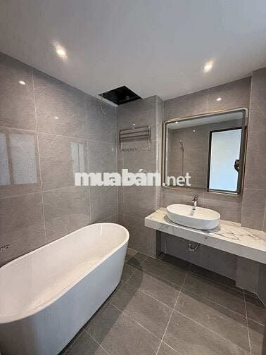 Em gái em cần bán nhà 42m,5t tại Lê Lợi,HĐ, ngõ to chỉ 7t