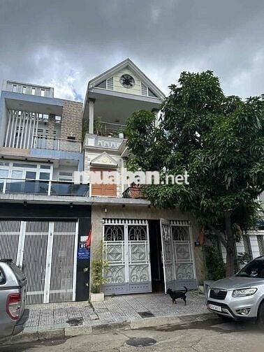 Bán nhà 1 trệt 2 lầu, 4PN – Trung tâm Dĩ An – Giá tốt chính chủ