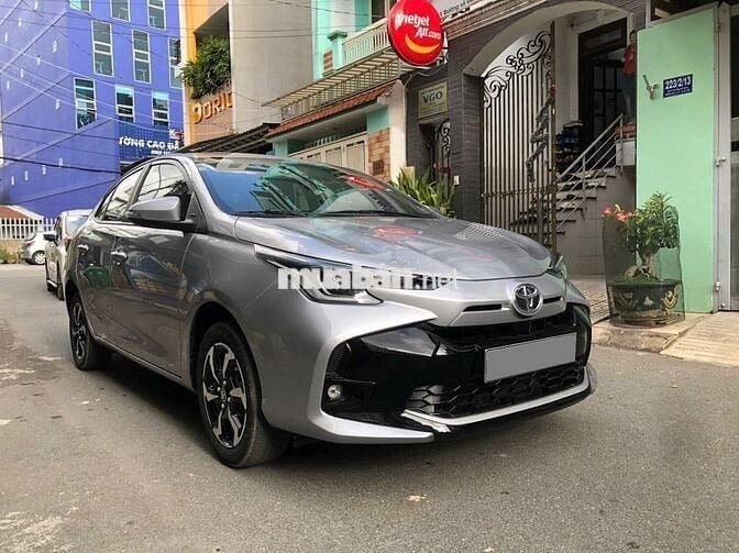 Toyota Vios E CVT 2024 màu xám bạc cực mới