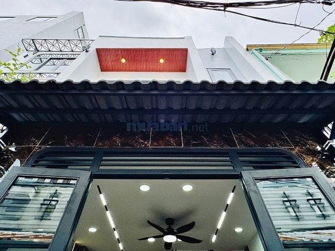 Bán nhà sát bên công viên Làng Hoa, Gò Vấp