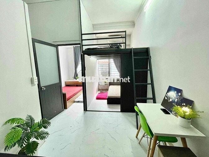 Căn Hộ 2 Phòng Ngủ Có Gác + Bếp + WC Ngay Sân Bay