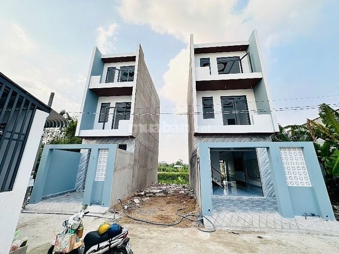 nhà bán 2 căn nhà 4,7x14 gồm 1 trệt 2 lầu 4 phòng thị trấn cần giuộc