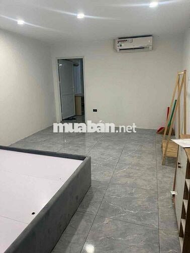 🏡 Cho thuê căn hộ tập thể B5 Nghĩa Tân – Tầng 3