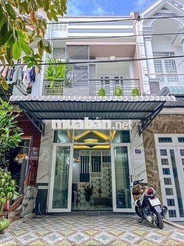 🔥Nhà 2 Tầng Giá Chỉ 890 Triệu – Sân 10m, Hẻm Ô Tô, Ngay Bình Chánh!🔥