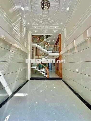 Nhà Sạch Sẻ DT 220m2 1Trệt 1Lửng 2Lầu 4Pn 5Wc Sân Thượng Hẻm Xe Tải