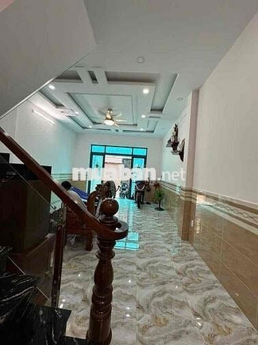 HẺM NHỰA 8M VÕ THỊ HỒI, HÓC MÔN, NHÀ 3 LẦU MỚI CỨNG ĐẸP KENG