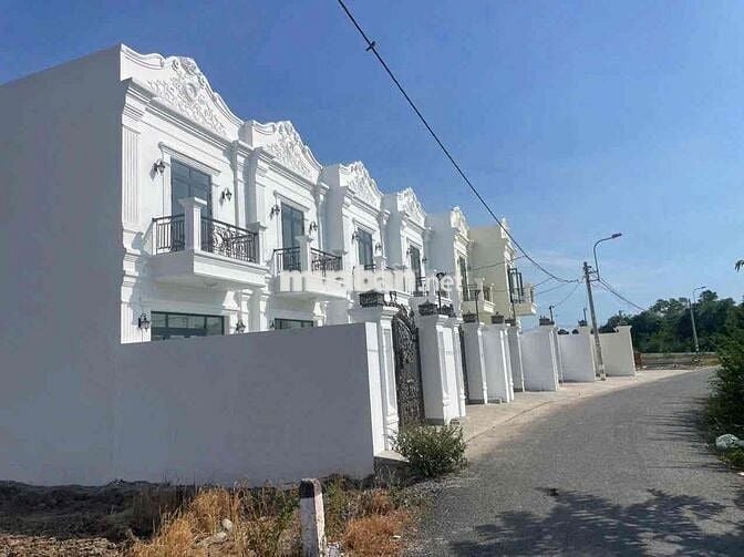cần thu hồi vốn bán gấp 2 tỷ 750 sổ hồng riêng gần bình chánh QL50