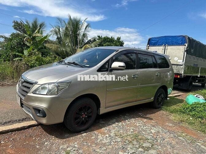 Toyota Innova 2016 2.0E - 124548 km