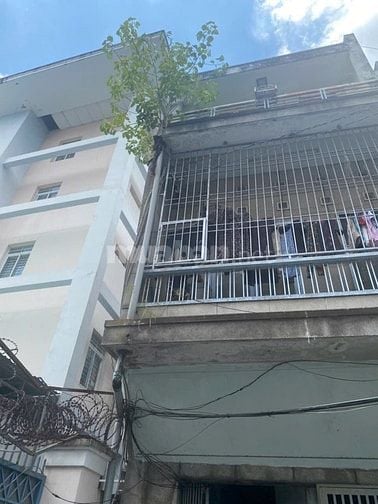 Cho thuê nguyên căn lầu 2 Bùi Hữu Nghĩa q5