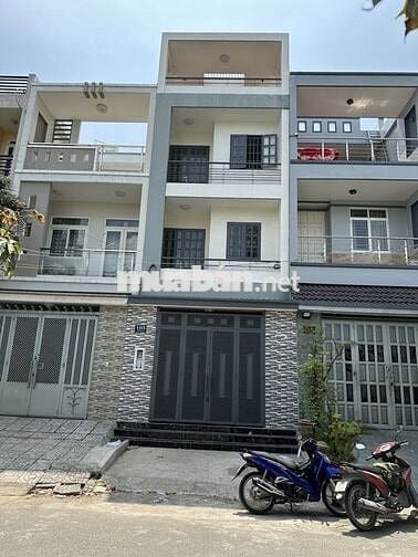 Bán nhà phố 4,5x18m 2 lầu KDC ấp 5 Phong Phú