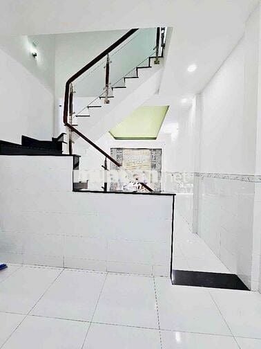 Nhà bán ngay EAON- dt:4x13- đúc 2 tầng- hẻm xe hơi-chỉ 4.xtỷ